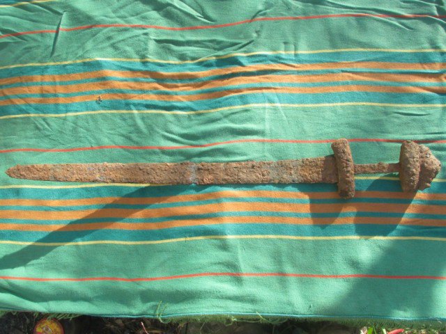 Найденный на Волыни меч викингов контрабандой оказался в Эстонии