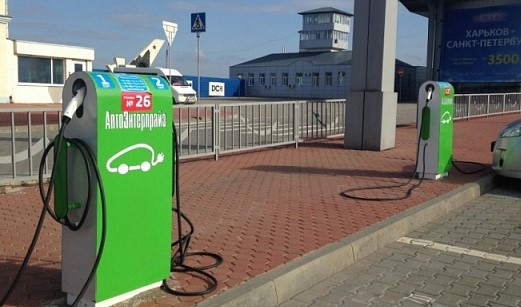 В аэропорту Харькова установили зарядки для электромобилей