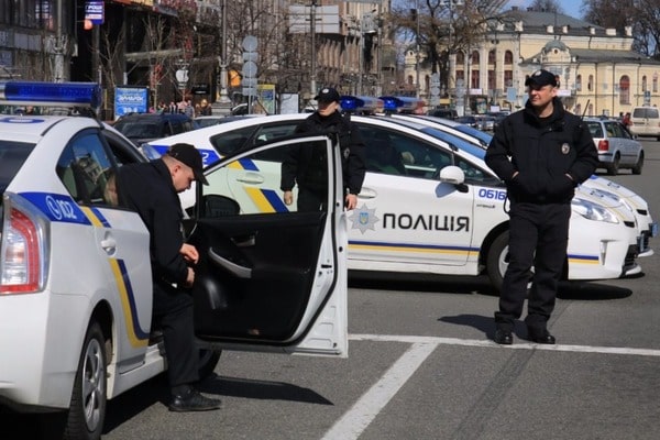 Киевскиx копов не устраивает работа