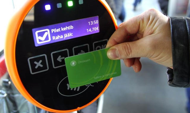 Рада перевела транспорт на электронные билеты